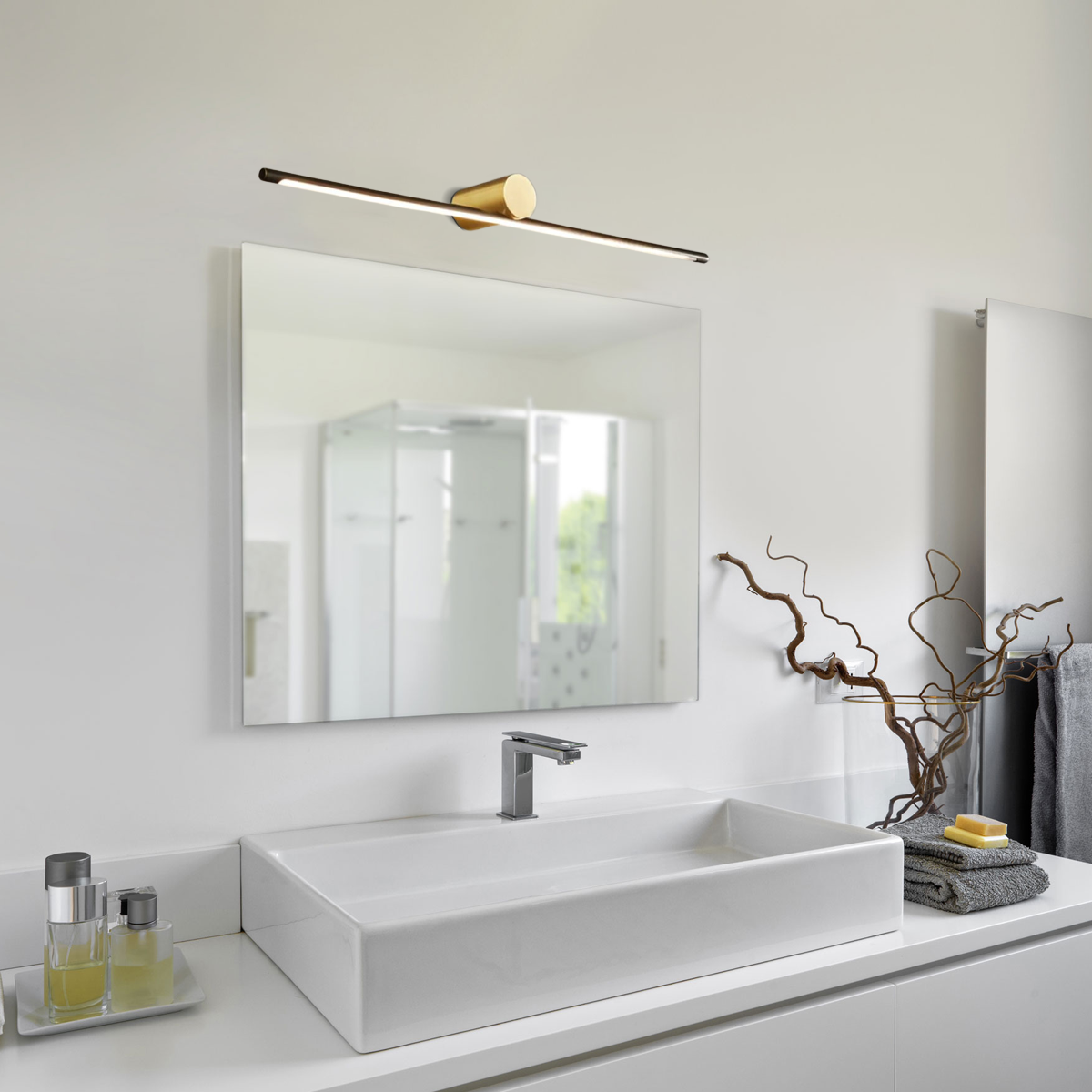 Minimalist LED Linear Wall Light